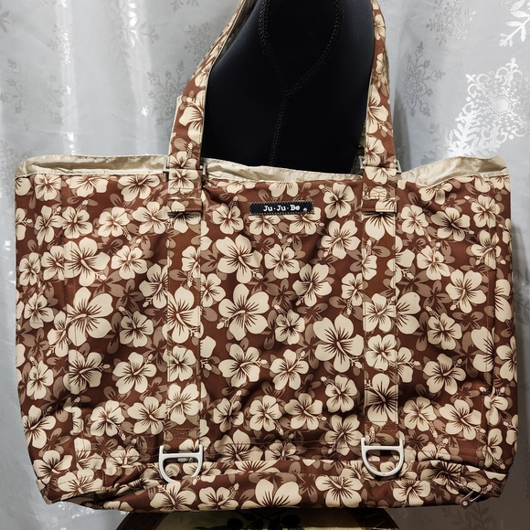 JU-JU-BE Oversized Neutral Hibiscus Print Diaper Bag with Shoulder Strap - Picture 16 of 16